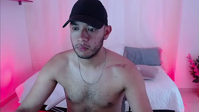 Snapshot of Double_R12 chatting on 17, 3, 2025 Double R12 online show from 17, 3, 2025