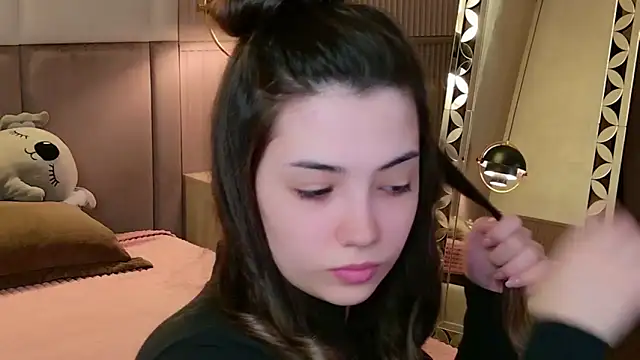 Alice Deleon online show from 15, 2, 2026