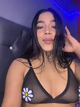Snapshot of Emily_sharlot chatting on 27, 6, 2026 Emily sharlot online show from 27, 6, 2026
