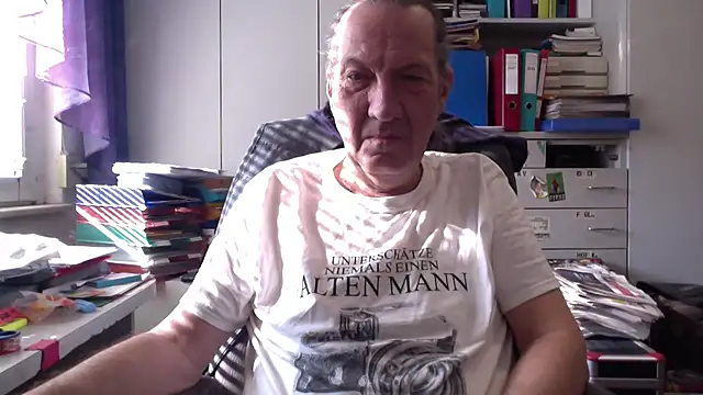 HMStraps01 online show from 24, 2, 2025