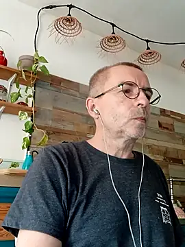 Snapshot of Xavspank2 chatting on 10, 9, 2025 Xavspank2 online show from 10, 9, 2025