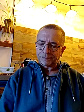 Snapshot of Xavspank2 chatting on 13, 11, 2025 Xavspank2 online show from 13, 11, 2025