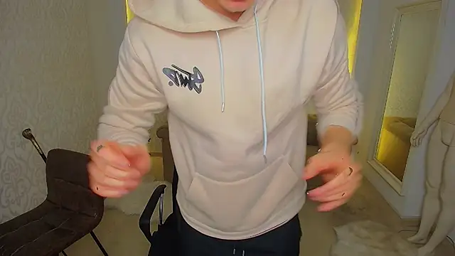 MaxKaiden online show from 17, 11, 2025