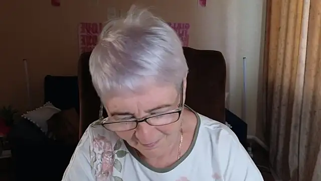 Snapshot of Sandra_Snowflake chatting on 25, 5, 2026 Sandra Snowflake online show from 25, 5, 2026