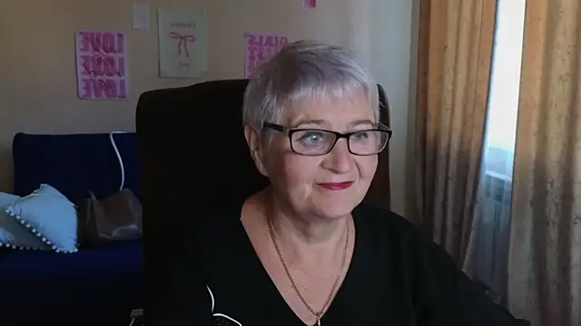 Snapshot of Sandra_Snowflake chatting on 29, 5, 2026 Sandra Snowflake online show from 29, 5, 2026