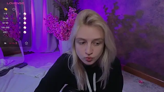 aishiro online show from 5, 11, 2025