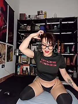 Snapshot of MirianaB chatting on 7, 1, 2026 MirianaB online show from 7, 1, 2026