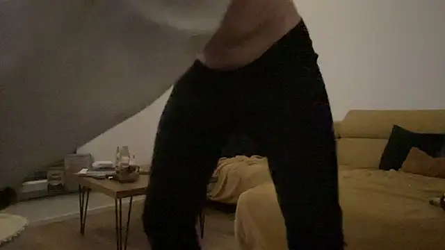 Snapshot of larsfrommars1992 chatting on 16, 2, 2025 larsfrommars1992 online show from 16, 2, 2025