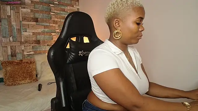 DashaSousaa online show from 16, 4, 2026