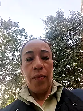 Snapshot of Coeur_de_luxure chatting on 19, 10, 2025 Coeur de luxure online show from 19, 10, 2025