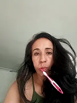 Snapshot of Coeur_de_luxure chatting on 7, 11, 2025 Coeur de luxure online show from 7, 11, 2025