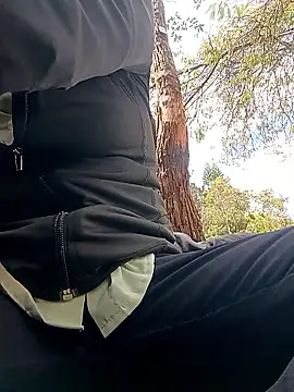 Snapshot of Coeur_de_luxure chatting on 8, 11, 2025 Coeur de luxure online show from 8, 11, 2025