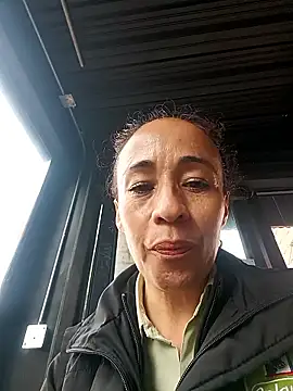 Snapshot of Coeur_de_luxure chatting on 15, 11, 2025 Coeur de luxure online show from 15, 11, 2025