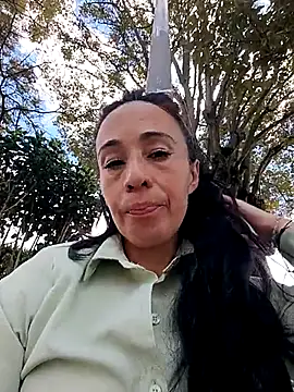 Snapshot of Coeur_de_luxure chatting on 22, 11, 2025 Coeur de luxure online show from 22, 11, 2025