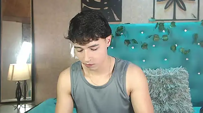 Snapshot of LiamAndrewzz chatting on 20, 2, 2025 LiamAndrewzz online show from 20, 2, 2025