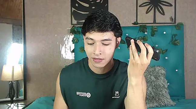Snapshot of LiamAndrewzz chatting on 23, 2, 2025 LiamAndrewzz online show from 23, 2, 2025