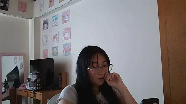 Snapshot of Arielle_lov chatting on 13, 11, 2025 Arielle lov online show from 13, 11, 2025