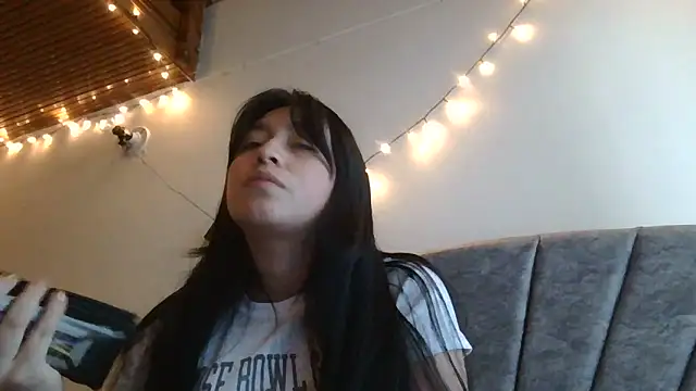 Snapshot of Arielle_lov chatting on 1, 12, 2025 Arielle lov online show from 1, 12, 2025