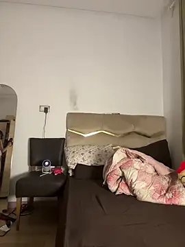 Roroo002 online show from 18, 9, 2025