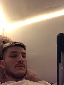 Snapshot of yoyoboy988 chatting on 17, 2, 2025 yoyoboy988 online show from 17, 2, 2025