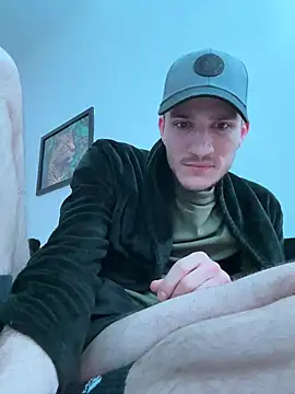 Snapshot of yoyoboy988 chatting on 8, 3, 2025 yoyoboy988 online show from 8, 3, 2025