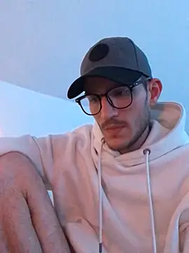 Snapshot of yoyoboy988 chatting on 10, 3, 2025 yoyoboy988 online show from 10, 3, 2025