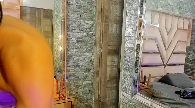 Danny Luxx online show from 5, 3, 2025