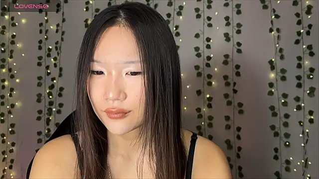 Snapshot of Asian_Vi chatting on 18, 10, 2025 Asian Vi online show from 18, 10, 2025