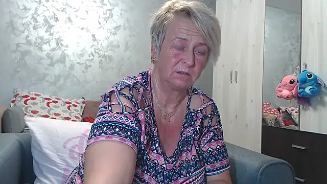 RosesandLillies online show from 2, 11, 2025