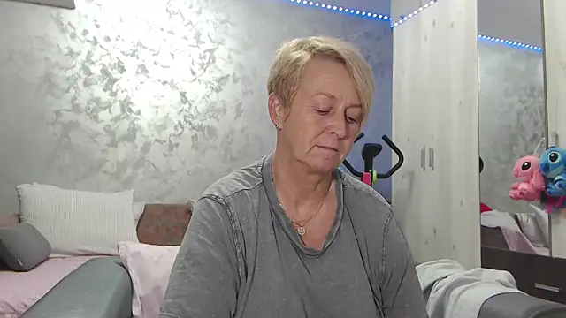 RosesandLillies online show from 14, 4, 2026