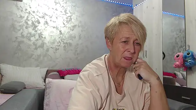 Snapshot of RosesandLillies chatting on 22, 4, 2026 RosesandLillies online show from 22, 4, 2026