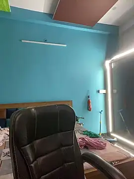 Sexy Madhuri Bhabhi online show from 1, 3, 2025