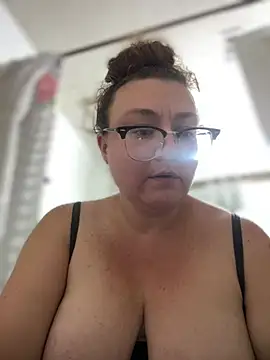Snapshot of HTXBELLE chatting on 18, 6, 2026 HTXBELLE online show from 18, 6, 2026