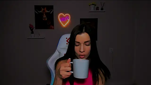 Snapshot of KetiWils chatting on 1, 3, 2025 KetiWils online show from 1, 3, 2025