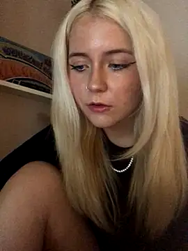 Snapshot of Blondie_Sofia_Essexbabe chatting on 14, 10, 2025 Blondie Sofia Essexbabe online show from 14, 10, 2025
