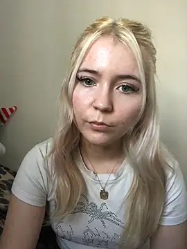 Blondie Sofia Essexbabe online show from 2, 3, 2026