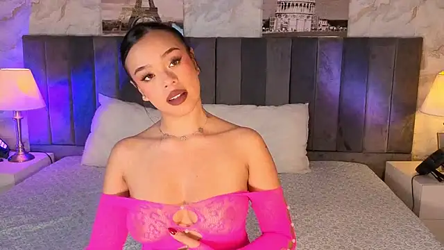 LiaHilton2 online show from 18, 11, 2025