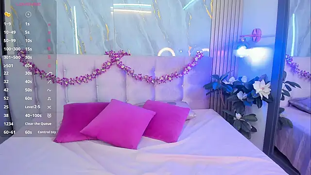 SalomeeHills online show from 21, 2, 2026