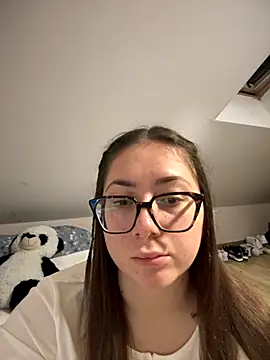 May Alisa online show from 10, 10, 2025