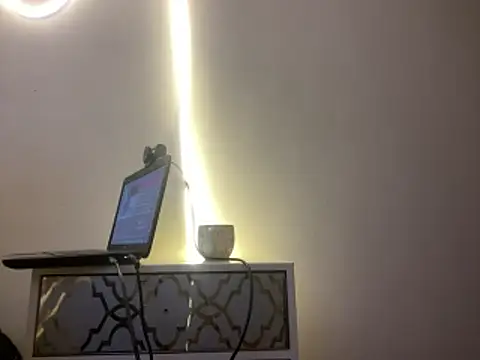 Snapshot of DesireLuxe chatting on 3, 2, 2026 DesireLuxe online show from 3, 2, 2026