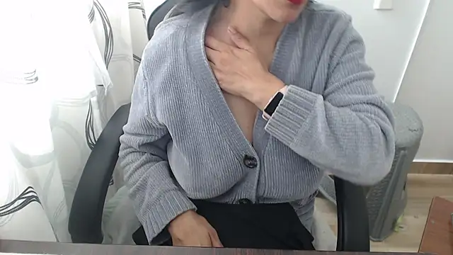 Sexyqueen mature  online show from 5, 11, 2025