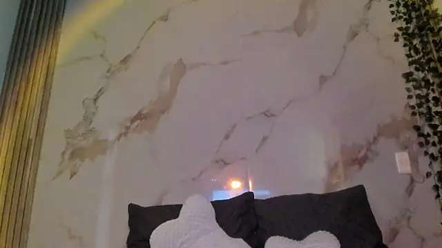 Little Lau1 online show from 1, 10, 2025