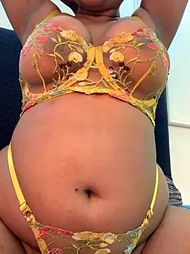 Snapshot of isha_sassy chatting on 26, 11, 2025 isha sassy online show from 26, 11, 2025