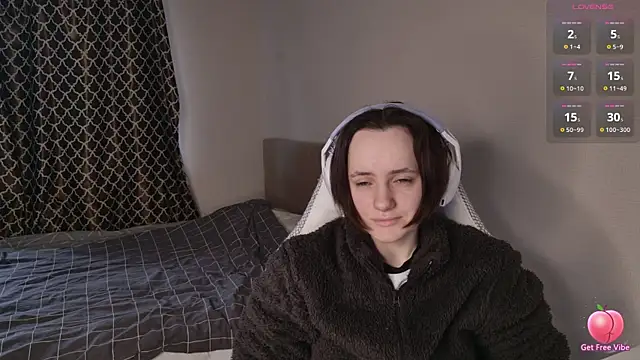 Luna Loveee online show from 2, 4, 2026