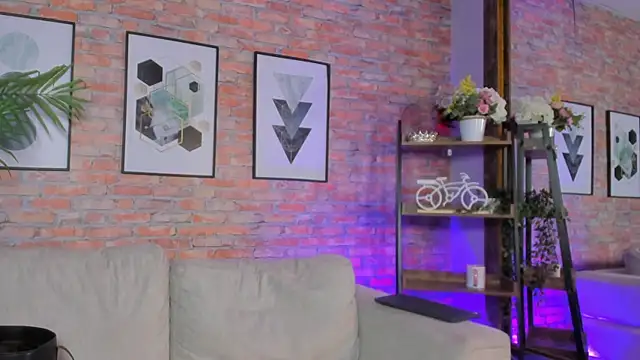 Lucia Brown  online show from 22, 10, 2025