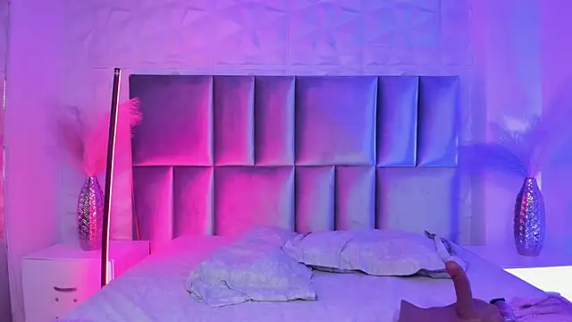 Selene bennet online show from 11, 4, 2026