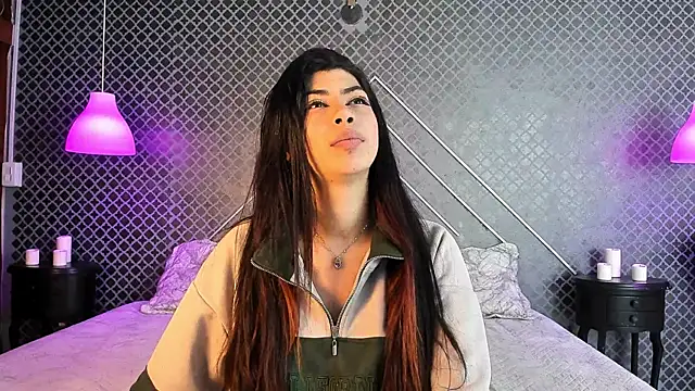 Snapshot of Cassie_bloom chatting on 13, 5, 2026 Cassie bloom online show from 13, 5, 2026