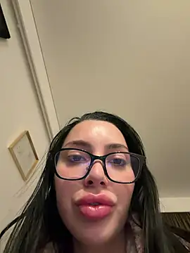 Snapshot of Mia_Splash chatting on 2, 2, 2026 Mia Splash online show from 2, 2, 2026