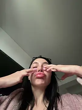 Snapshot of Mia_Splash chatting on 7, 2, 2026 Mia Splash online show from 7, 2, 2026