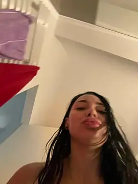 Mia Splash online show from 5, 4, 2026